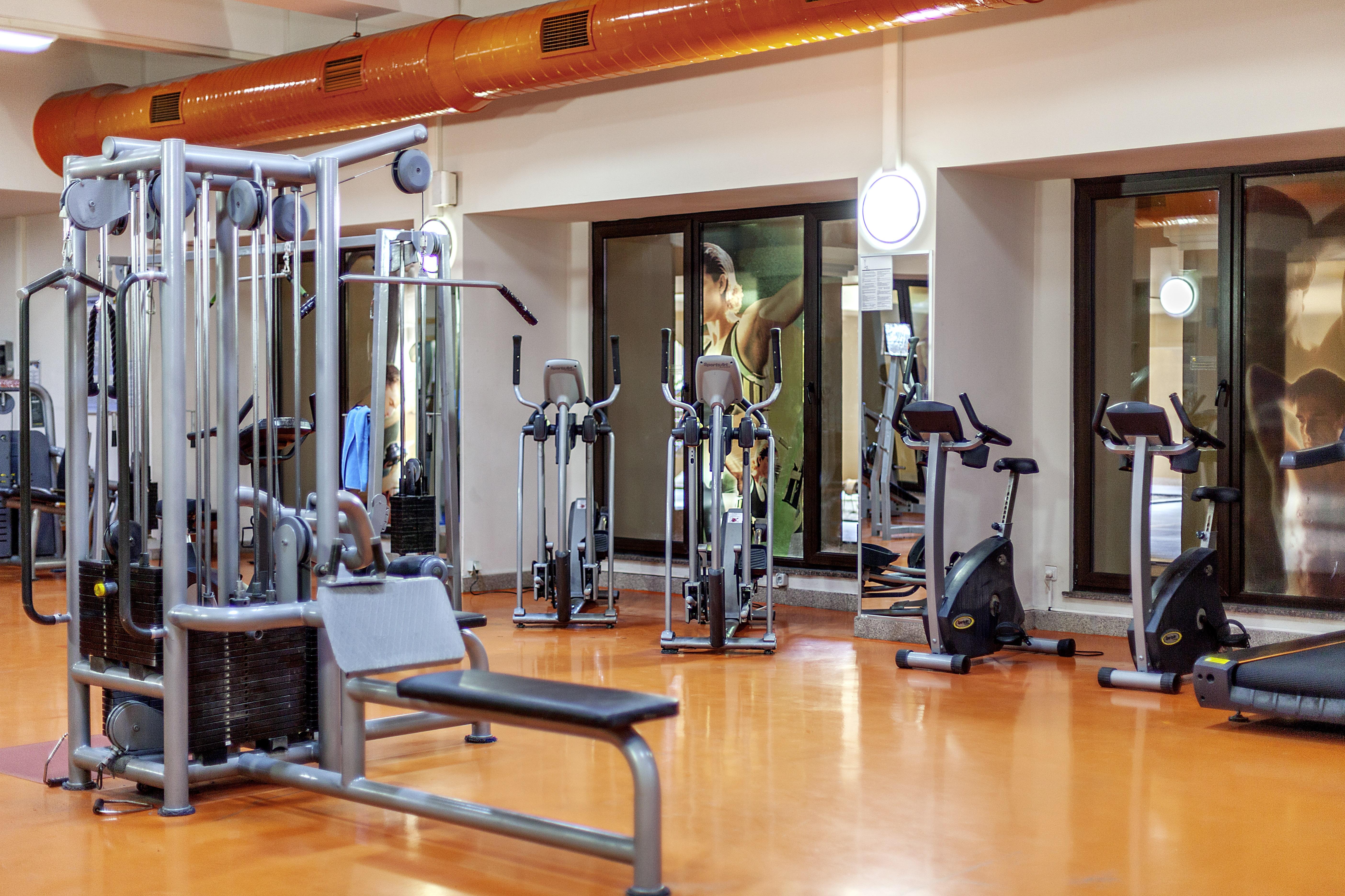 Asteria Family Resort Belek Antalya Luaran gambar A gym in a hotel