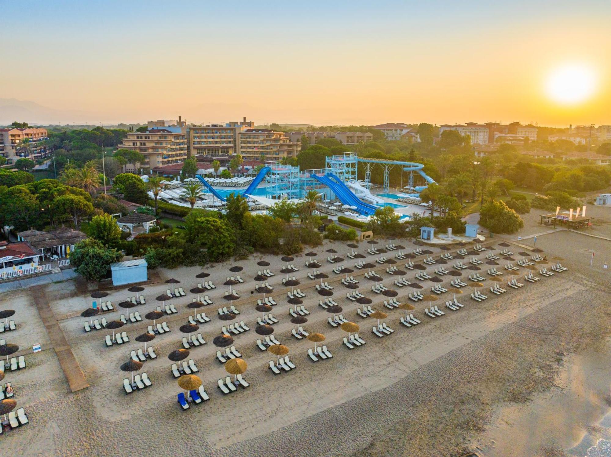 Asteria Family Resort Belek Antalya Luaran gambar Aerial view of Atlantis Waterpark