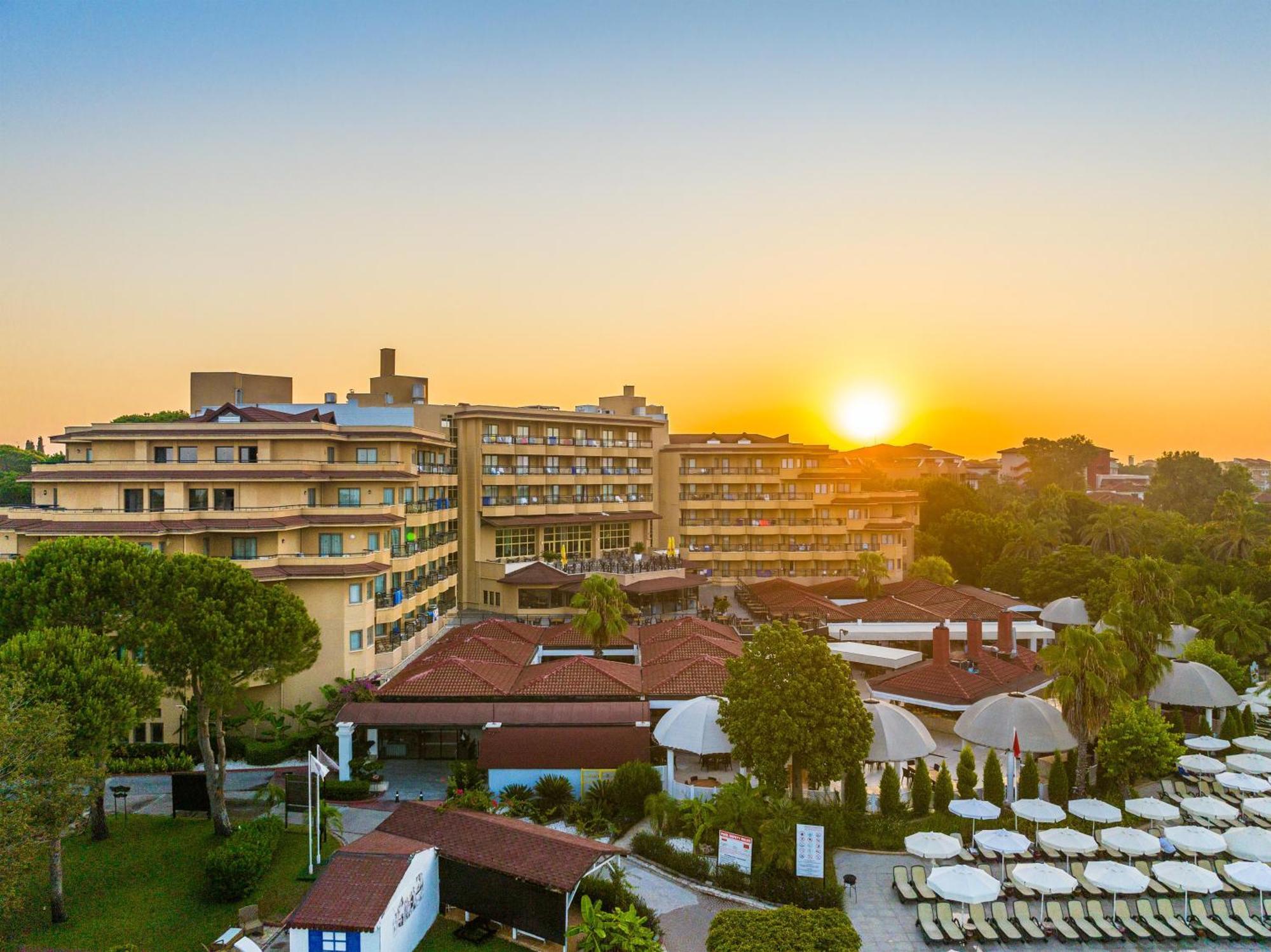 Asteria Family Resort Belek Antalya Luaran gambar Sunset at the hotel