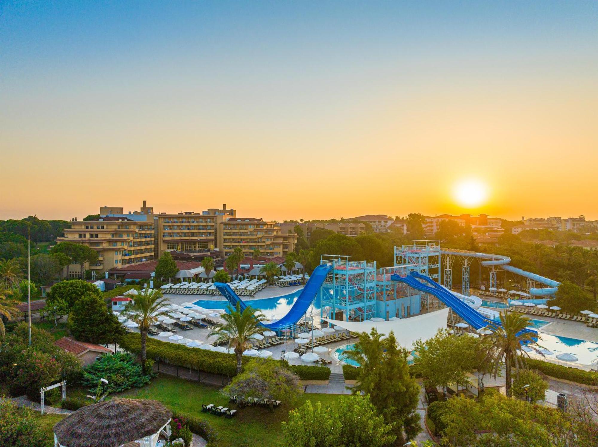 Asteria Family Resort Belek Antalya Luaran gambar Sunset at the water park