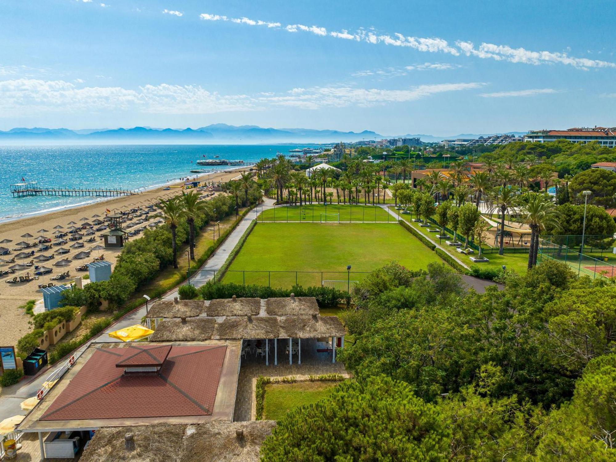 Asteria Family Resort Belek Antalya Luaran gambar The club's training ground