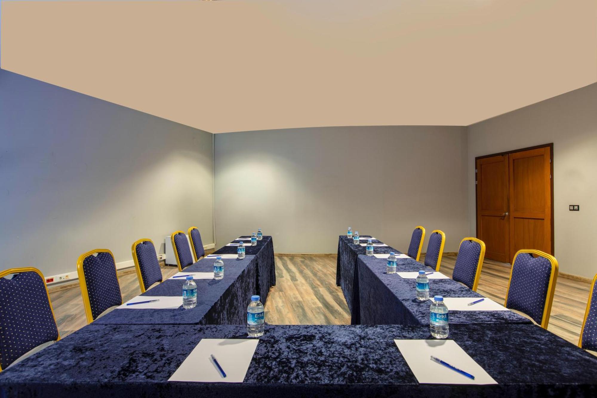 Asteria Family Resort Belek Antalya Luaran gambar Meeting room
