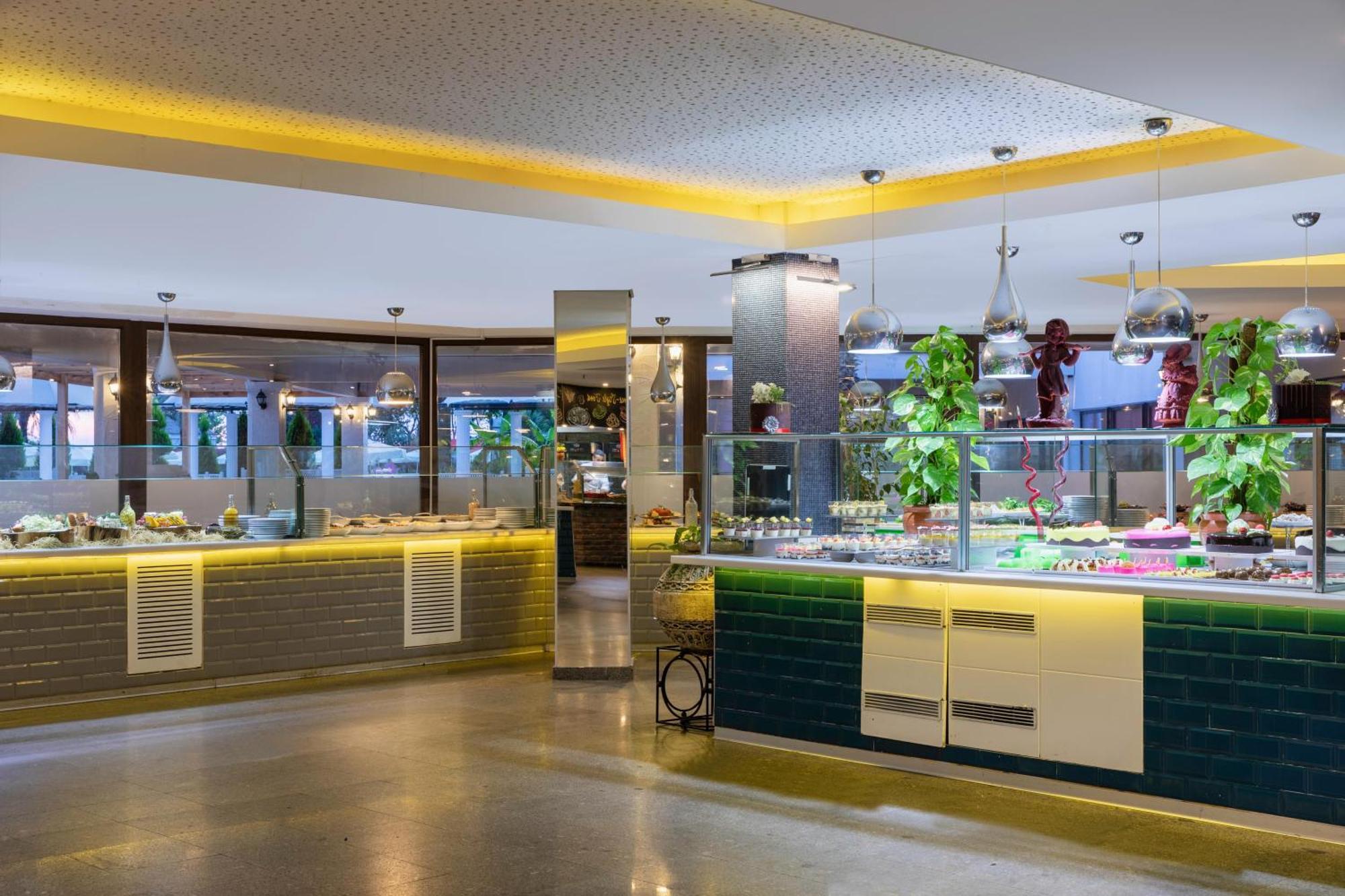 Asteria Family Resort Belek Antalya Luaran gambar The buffet at the hotel